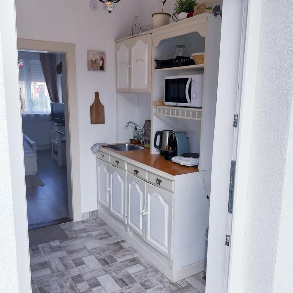 Edina Vintage Vendeghaz Apartment โมชนมายารูวาร์ ภายนอก รูปภาพ